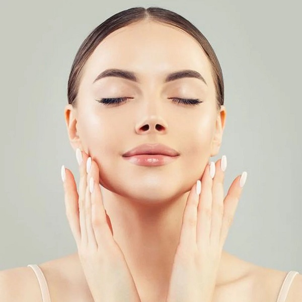 Lifting massage for droopy skin